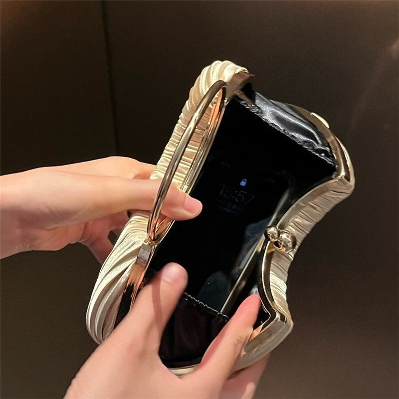 10898672