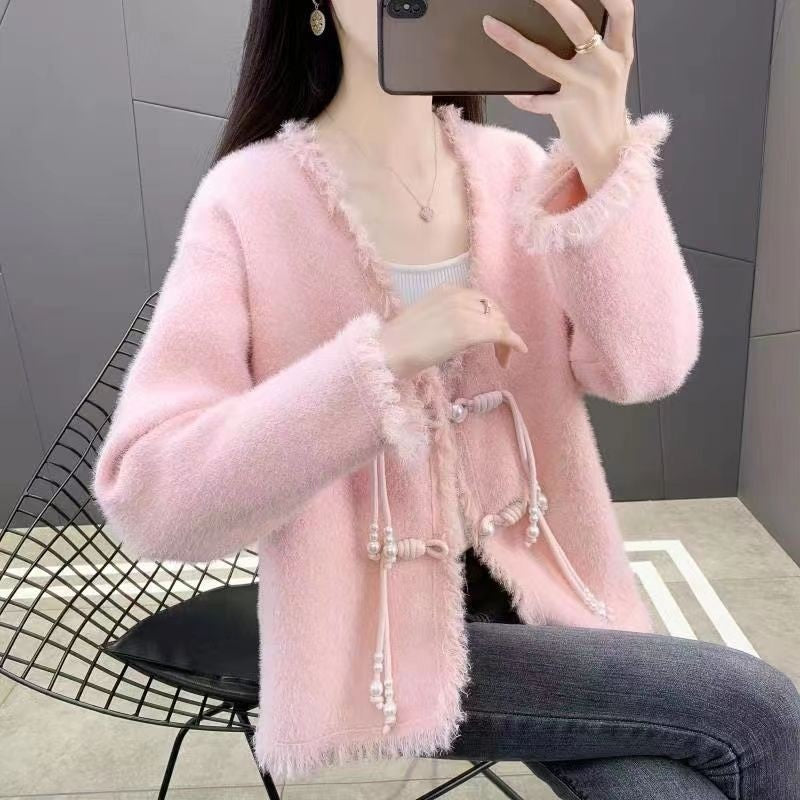 10717899